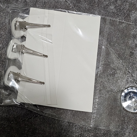 Colorful Fish Hair Clips - Picture 3 of 3